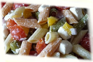 Sałatka grecka z makaronem